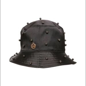 STEVE MADDEN Women’s OFFWHITE Pearl Bucket Hat Satin Lined